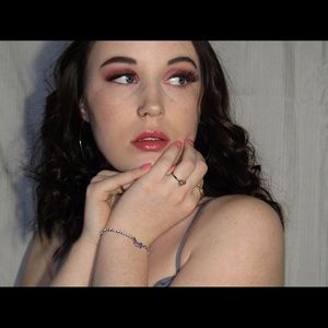 Meet your Posher, Destiny